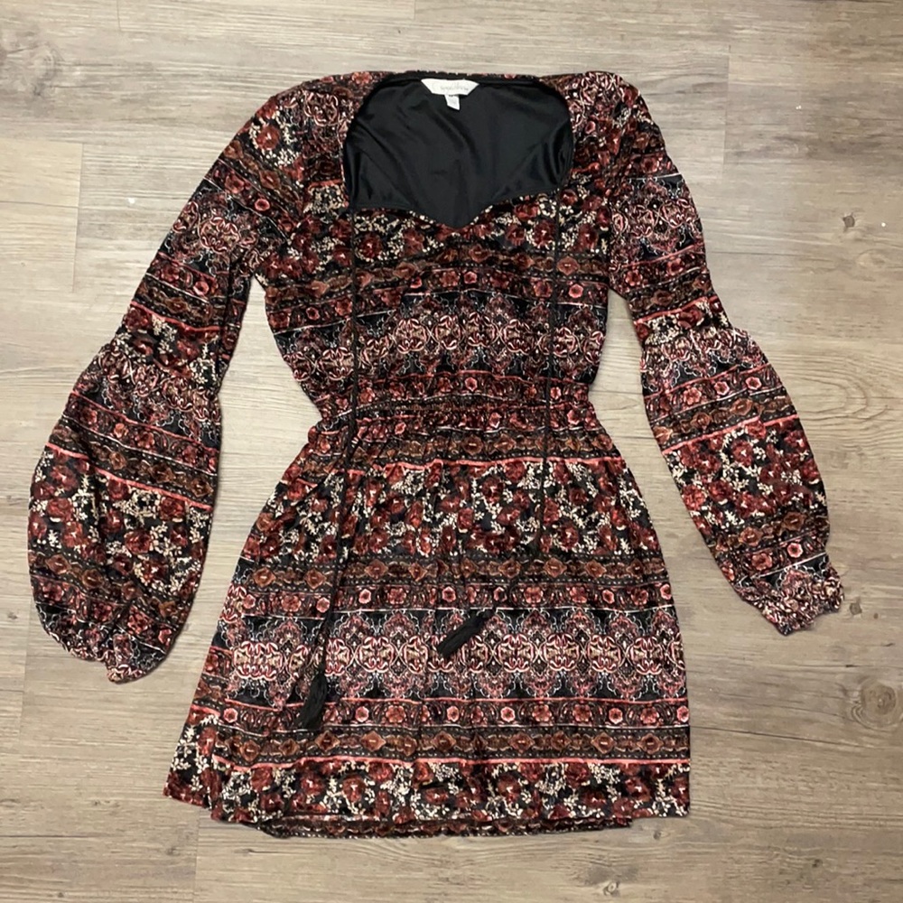 Medium velvet full sleeve dress!